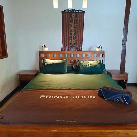 Prince John Dive Resort Donggala 外观 照片
