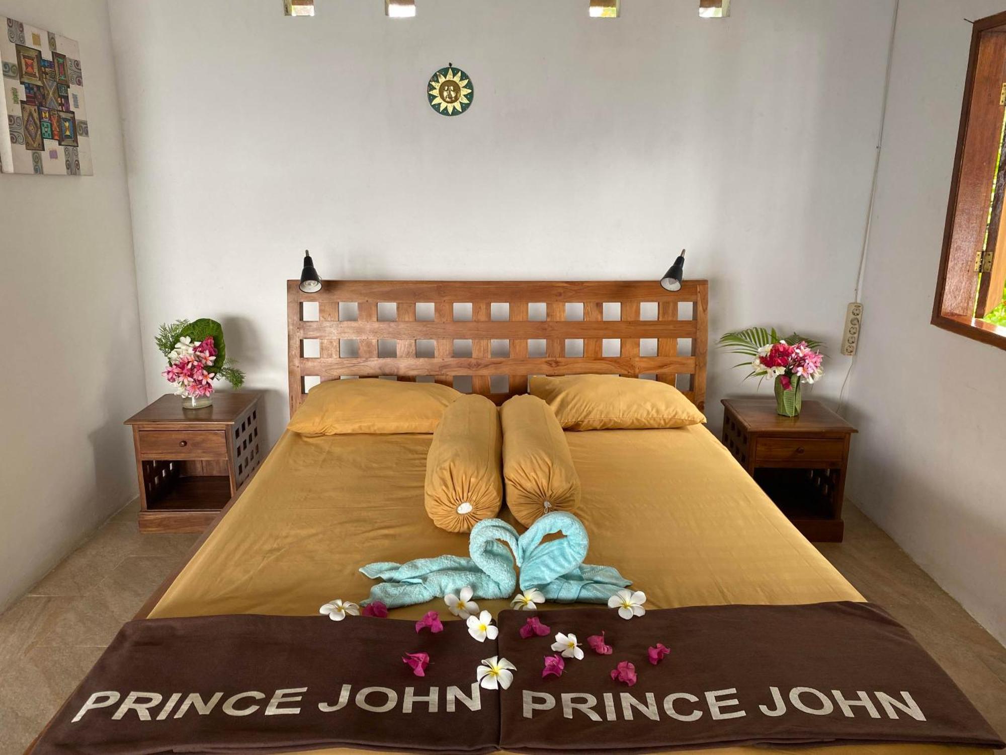 Prince John Dive Resort Donggala 外观 照片